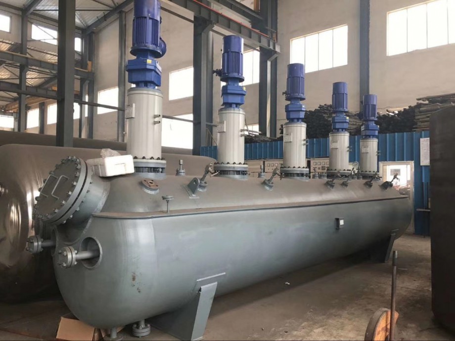 5000L外盤(pán)管加熱不銹鋼反應(yīng)釜 5000L外盤(pán)管加熱不銹鋼反應(yīng)釜